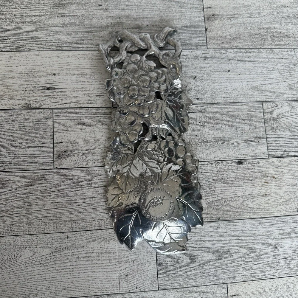 Arthur Court Aluminum Spoon Rest‎ Grape Leaf Motif Collectible Vintage
